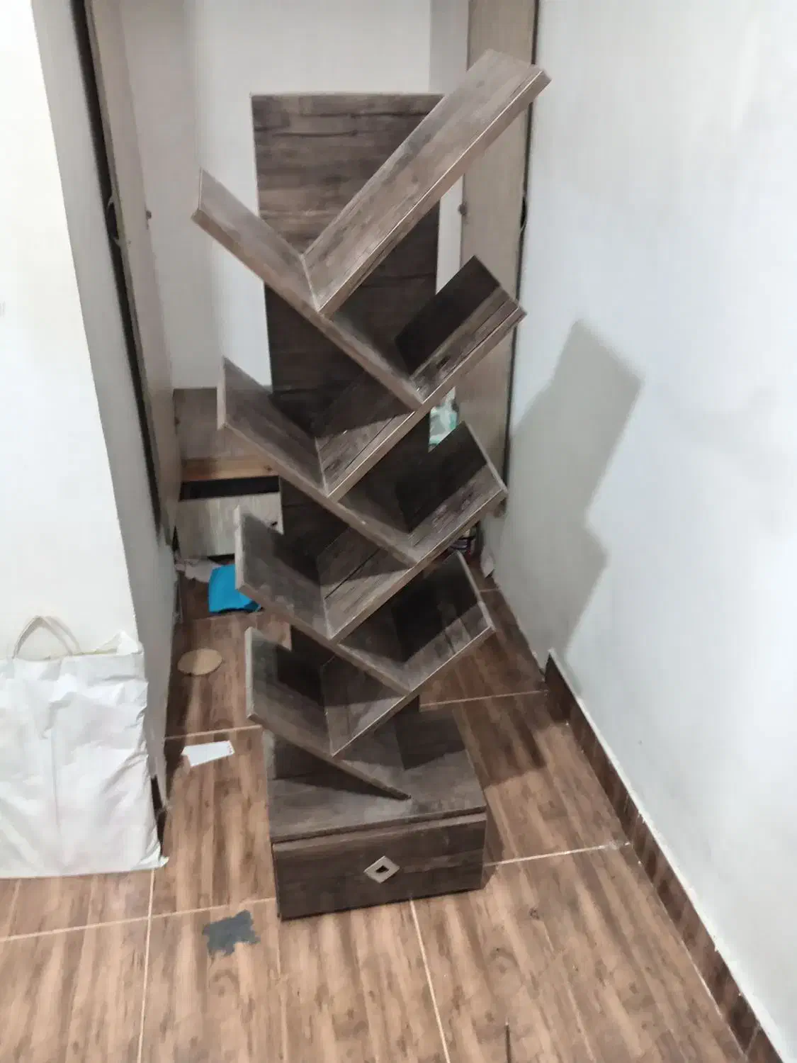 کتاب خانه تعمیز|کتابخانه، شلف، قفسههای دیواری|رشت, کوی مهر|دیوار