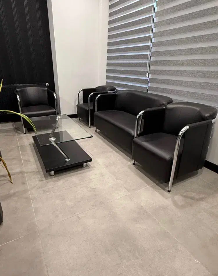 فروش میز و صندلی پک کامل اداری استفاده نشده|مبلمان اداری|تهران, شهرک هما|دیوار