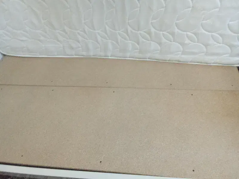 تخت یک و نفره به همراه تشک ـ میز ـ دمپایی|تخت و سرویس خواب|گنبد کاووس, |دیوار