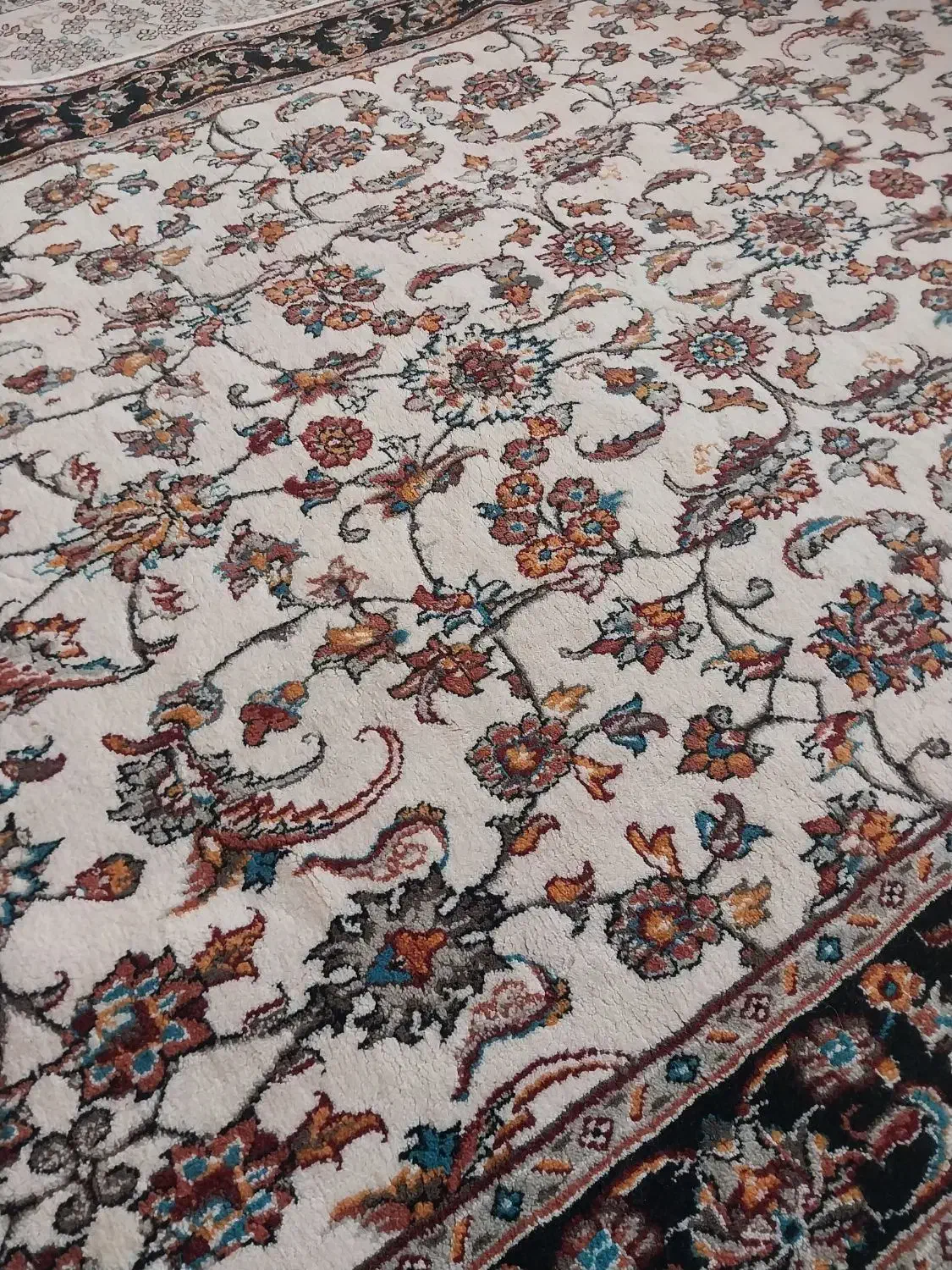 فرش کناره نو ۱۲۰در۲|فرش|قدس, شهر‌قدس|دیوار