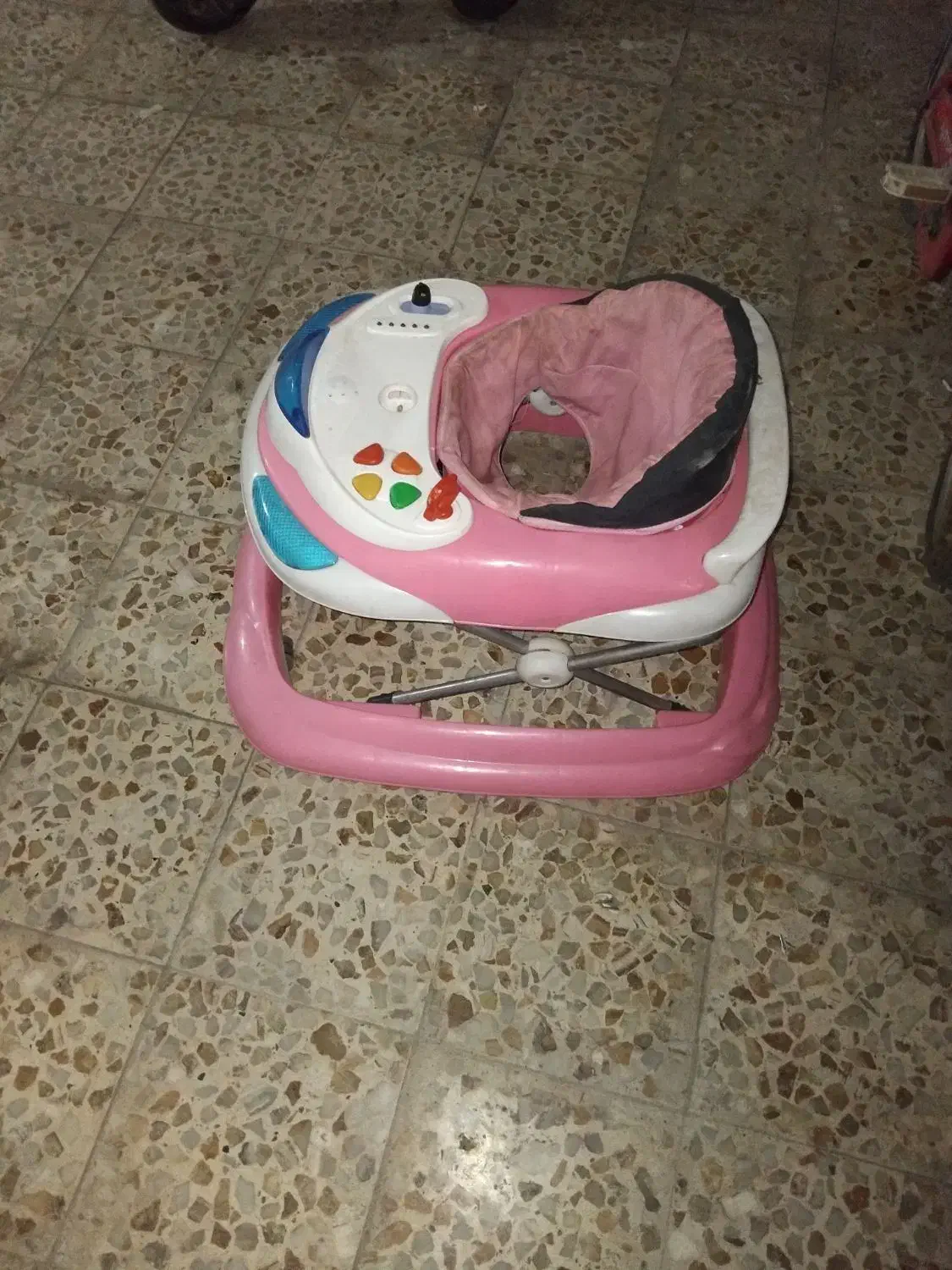 ور‌ور|اسباب و اثاث بچه|خمیر, |دیوار