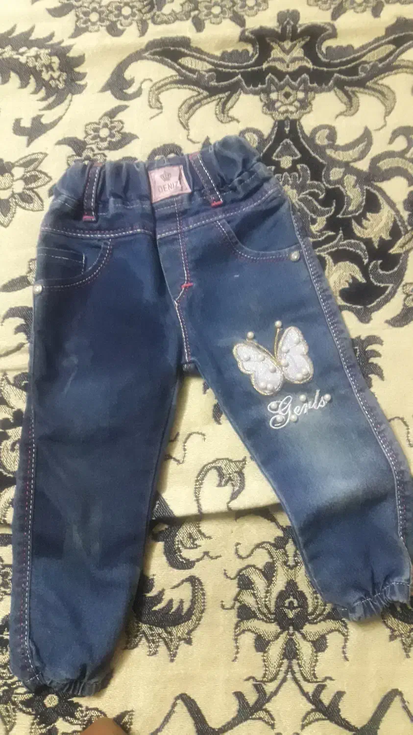 فروش دو عدد کاپشن و یک شلوار جین بچگانه|کفش و لباس بچه|سمنان, |دیوار