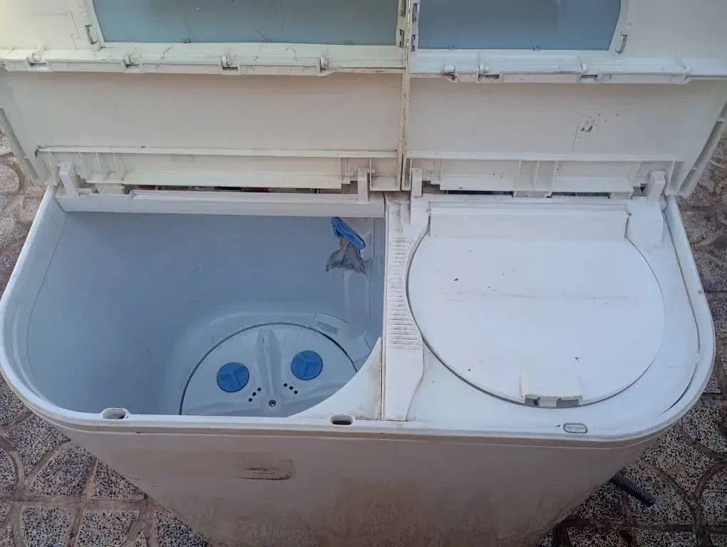 فروش ماشین لباس شویی و بشکه و چراغ نفتی|ماشین لباسشویی و خشک‌کن لباس|بم, |دیوار