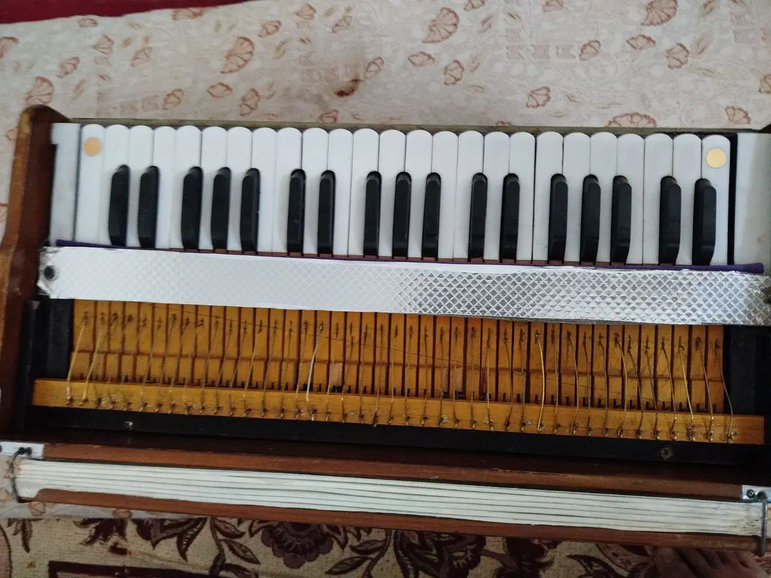 ارمنی (هارمونیه)|پیانو، کیبورد، آکاردئون|تایباد, |دیوار