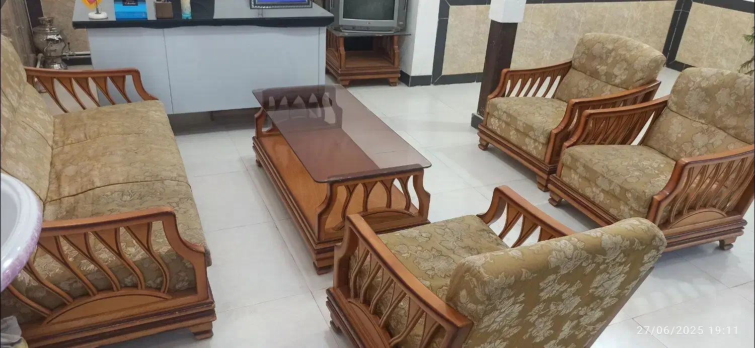 مبل چوبی|مبلمان خانگی و میز عسلی|شاهین دژ, |دیوار