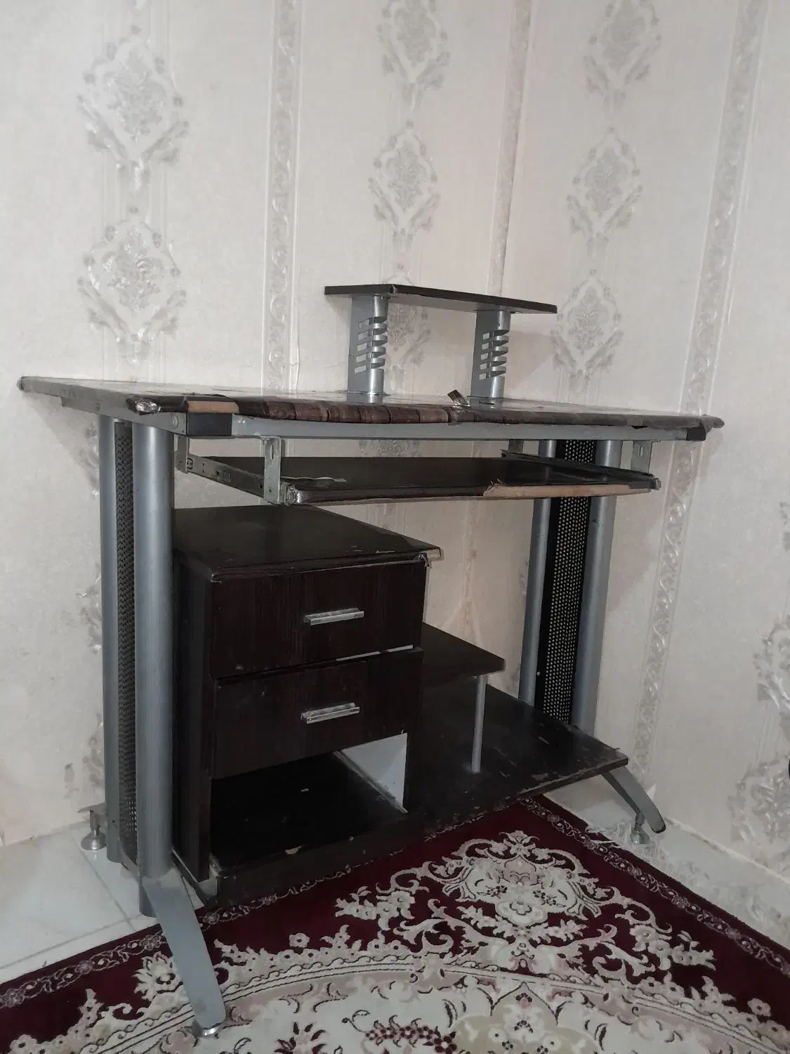 میز چوبی برای مطالعه و کامپیوتر|میز تحریر و کامپیوتر|اهواز, کیانپارس |دیوار