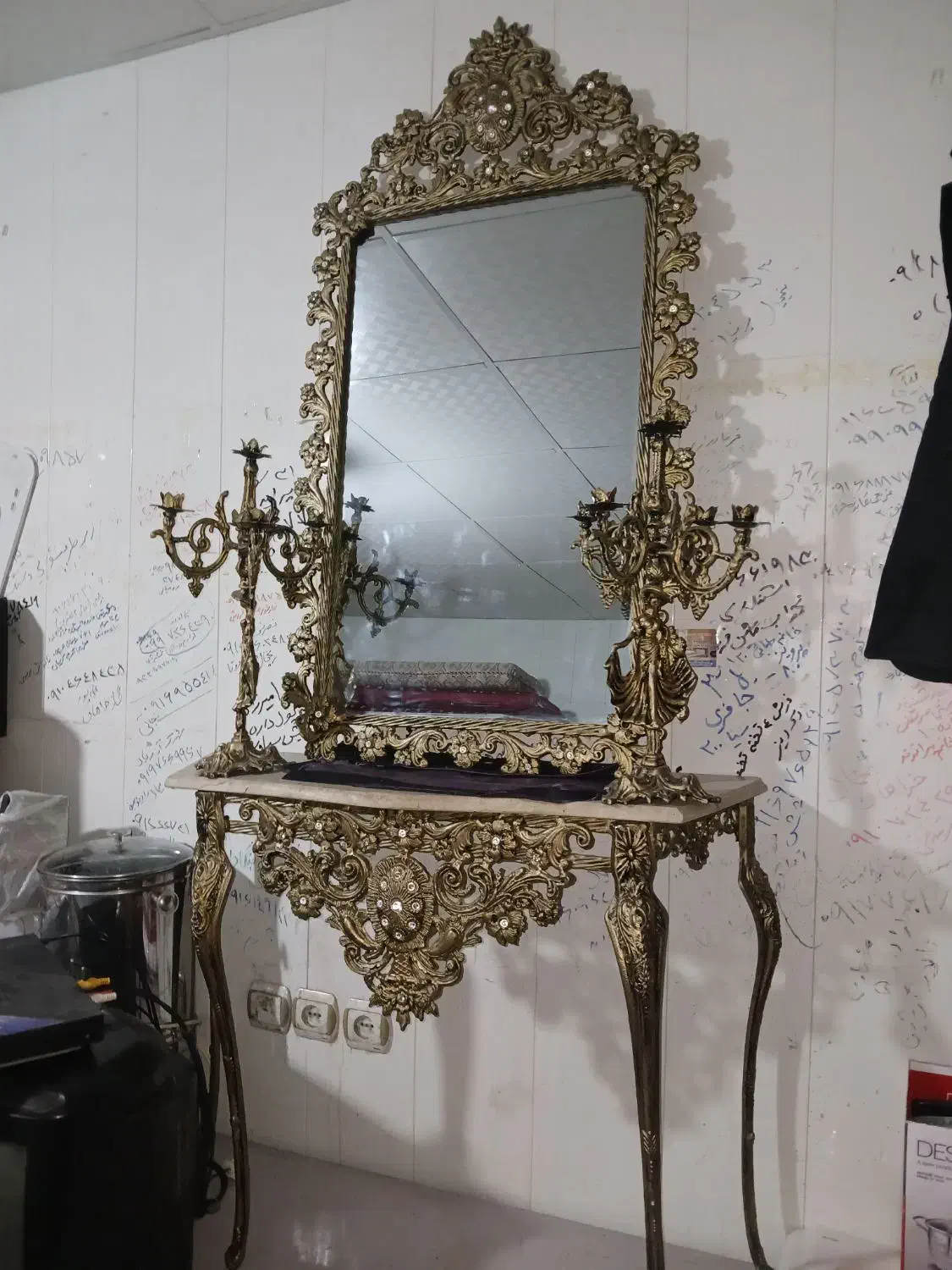 آینه کنسول با شمعدانی جنس آلیاژ|بوفه، ویترین، کنسول|خرمآباد, |دیوار