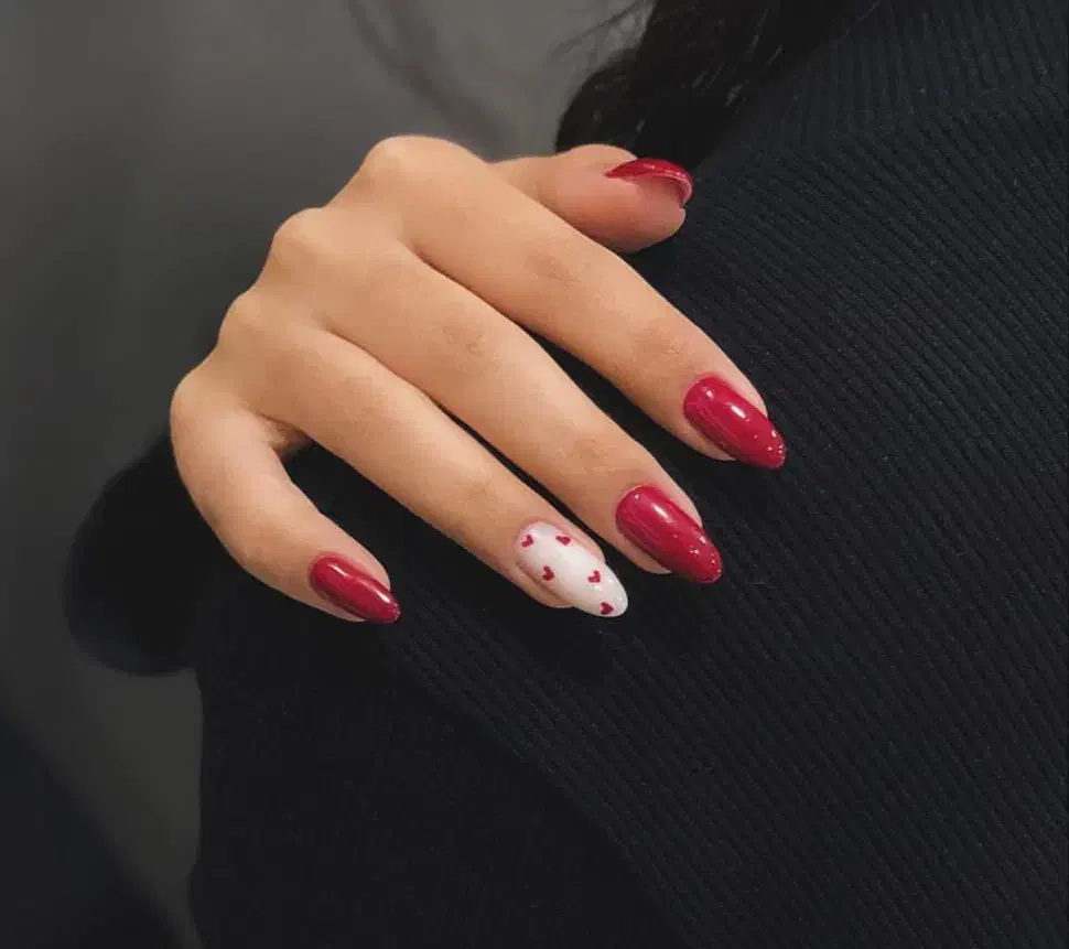 ناخن|خدمات آرایشگری و زیبایی|میبد, |دیوار