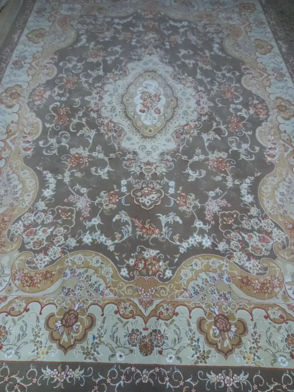 فرش۹متری گردوی ۷۰۰شانه|فرش|کوهدشت, |دیوار