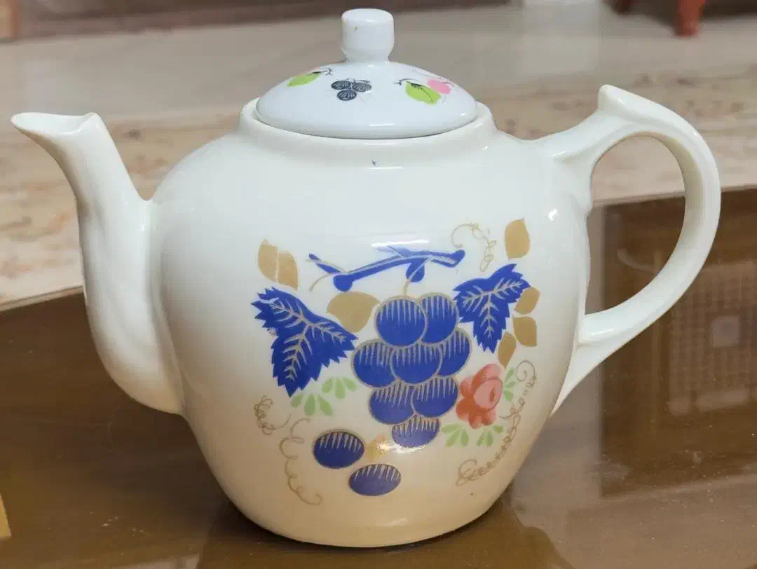 قوری تمیز|قوری، کتری، قهوهساز دستی|اصفهان, خواجه عمید|دیوار