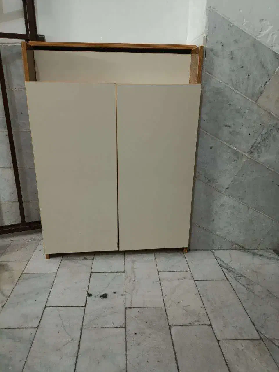 جاکفشی|جاکفشی، کمد، دراور|یزد, |دیوار