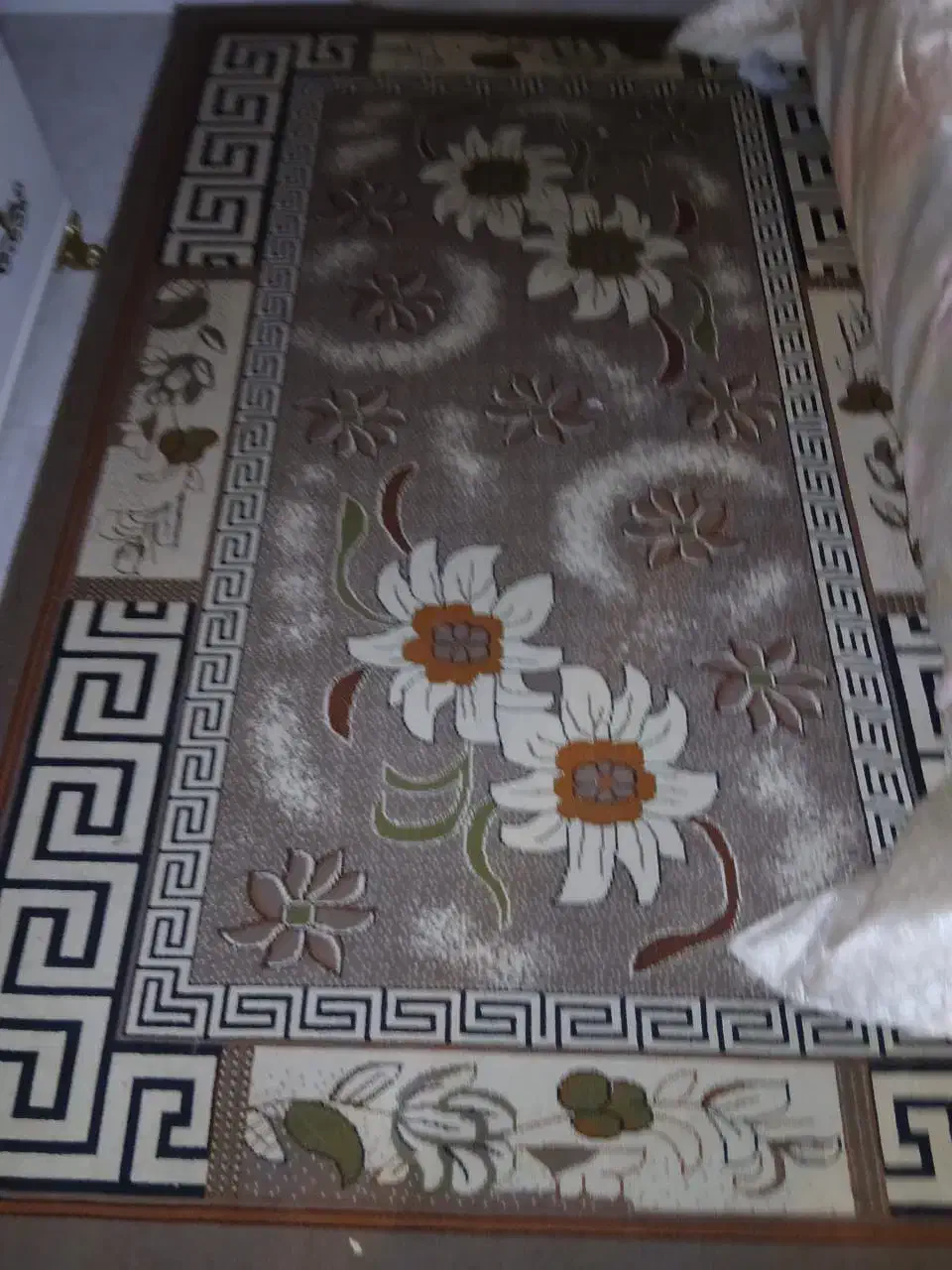 فرش.بوفه.سفره لحاف ۴تیکه .پتوسرویس قاشق چنگال|ظروف سرو و پذیرایی|نهاوند, |دیوار