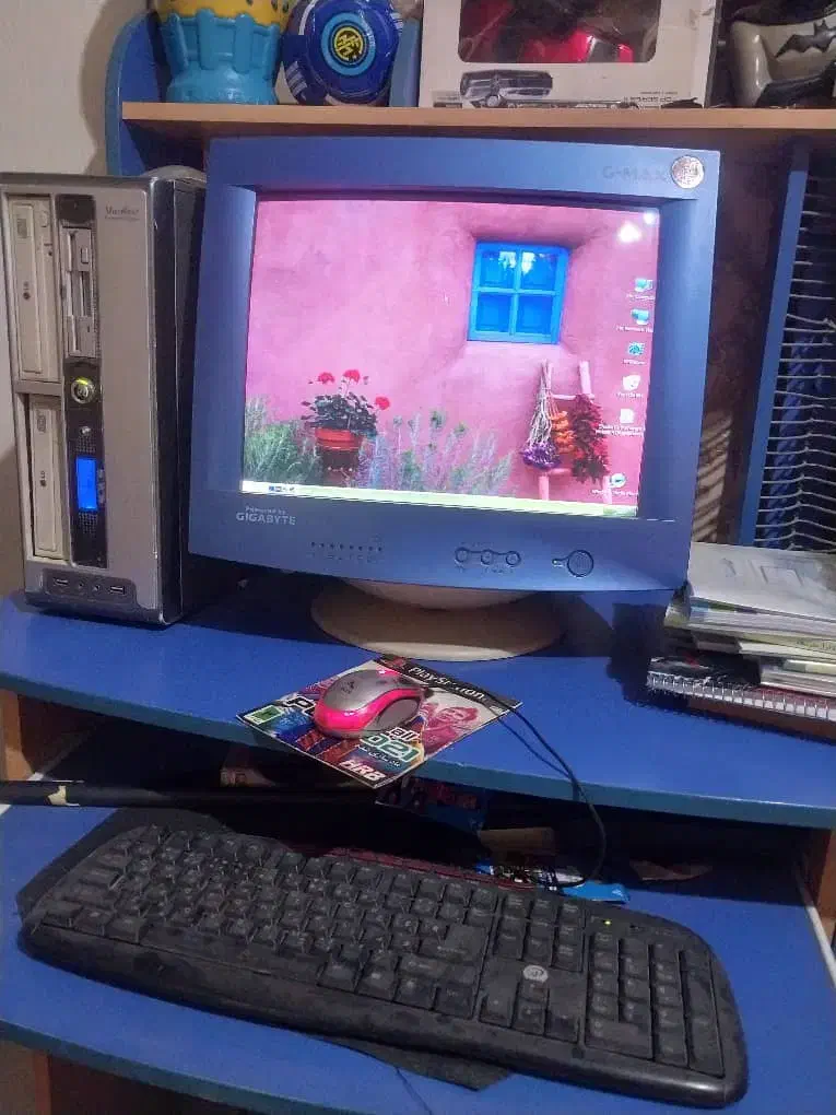 کامپیوتر سالم همراه با میز|رایانه رومیزی|شریفآباد, |دیوار