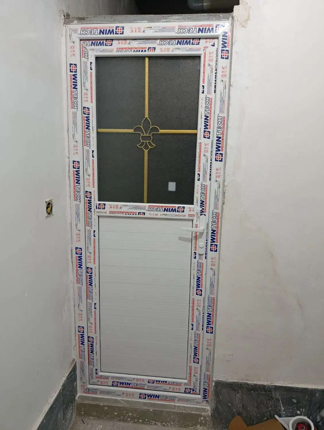 upvc. کرکره برقی.جوشکاری|خدمات پیشه و مهارت|ساوه, |دیوار