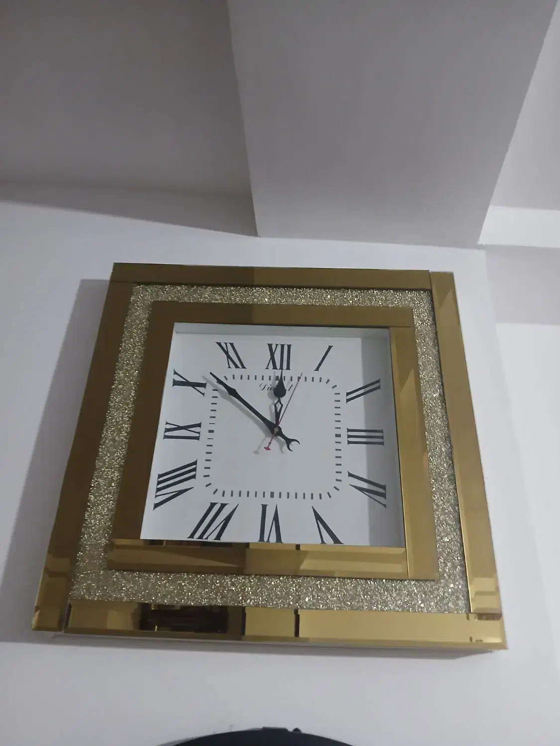 ساعت دیواری سالم نو تمیز بشرط|ساعت دیواری و تزئینی|گنبد کاووس, |دیوار