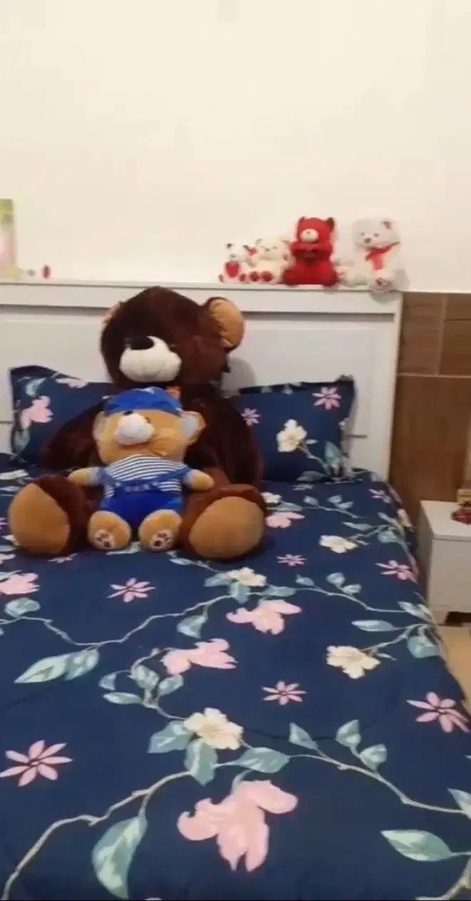 فروش تخت خواب و رو تختی و میز آرایشی|تخت و سرویس خواب|سیرجان, |دیوار