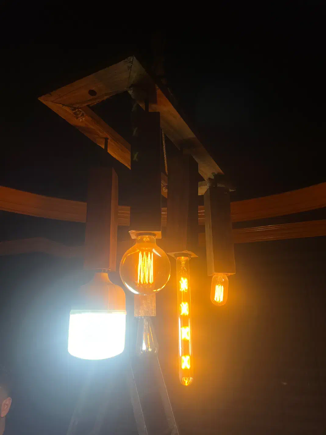 لوستر چوبی با چراغ ادیسونی|لوستر و چراغ آویز|مراغه, |دیوار