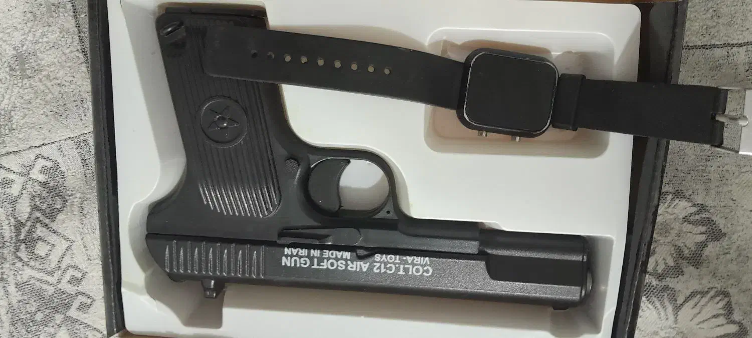 کلت ساچمه اسبابازی به همراه ساعت مچی جفتش سالمه|اسباب‌‌بازی|زابل, |دیوار