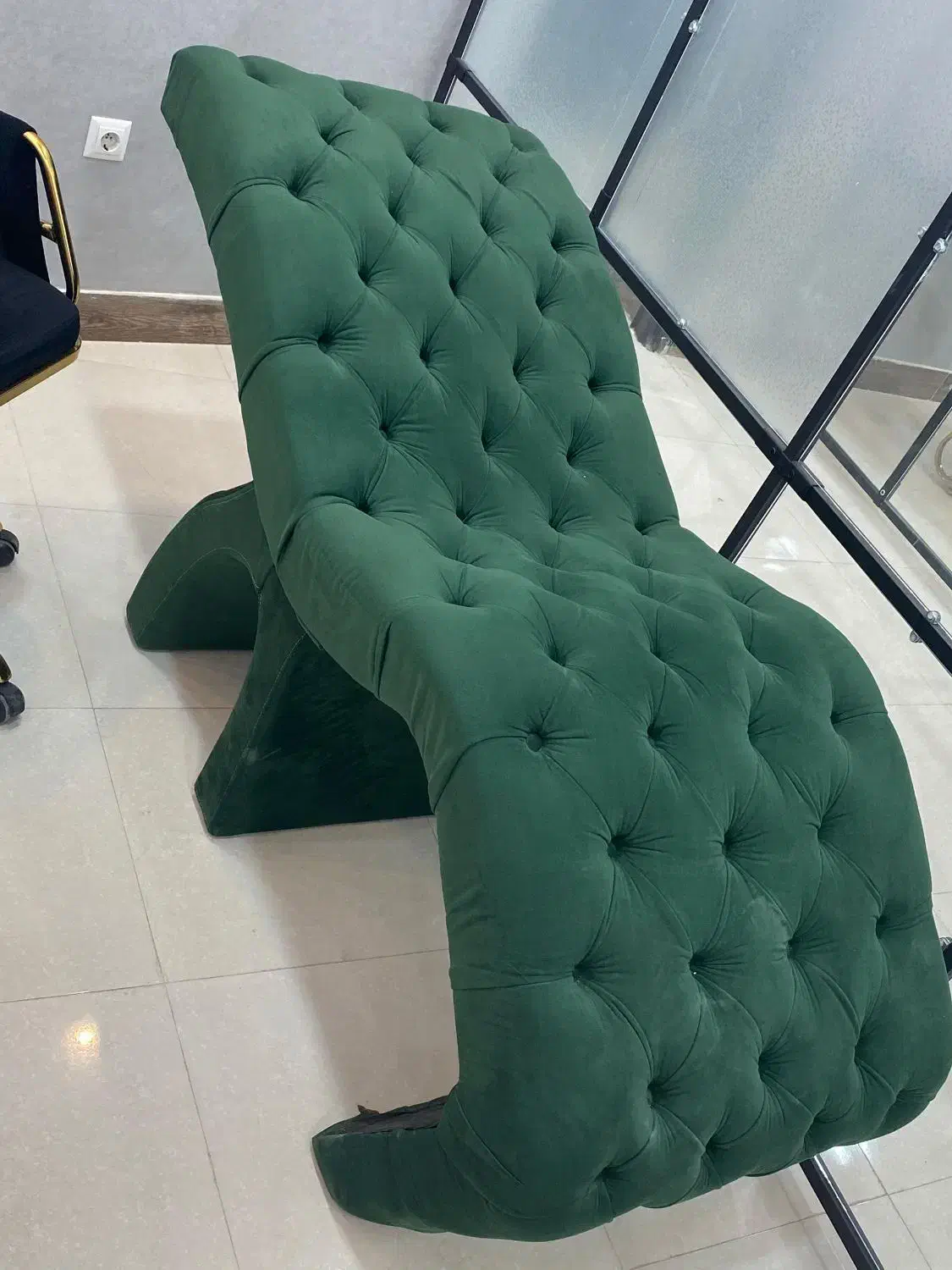 تجهیزات کامل آرایشی بهداشتی|آرایشگاه و سالن‌های زیبایی|لامرد, |دیوار