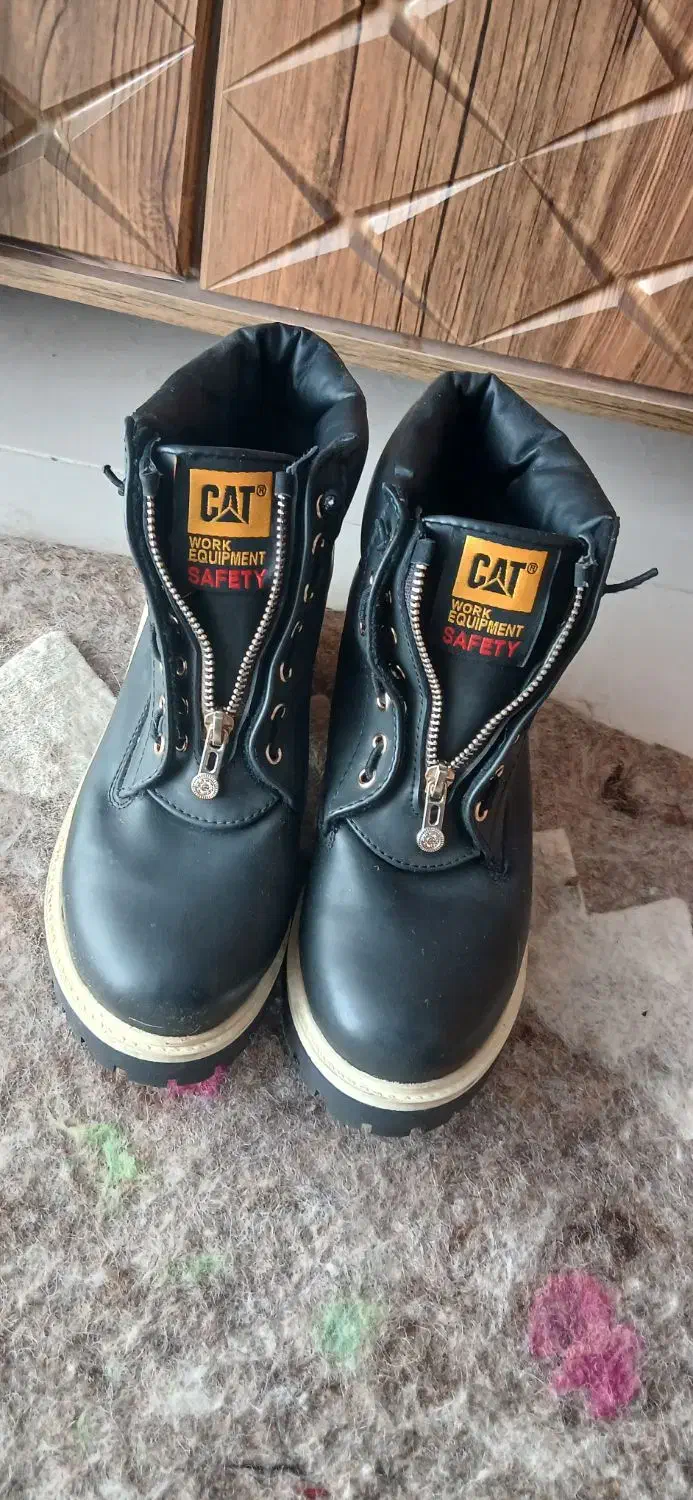 نیم بوت|کیف، کفش، کمربند|شهرکرد, |دیوار