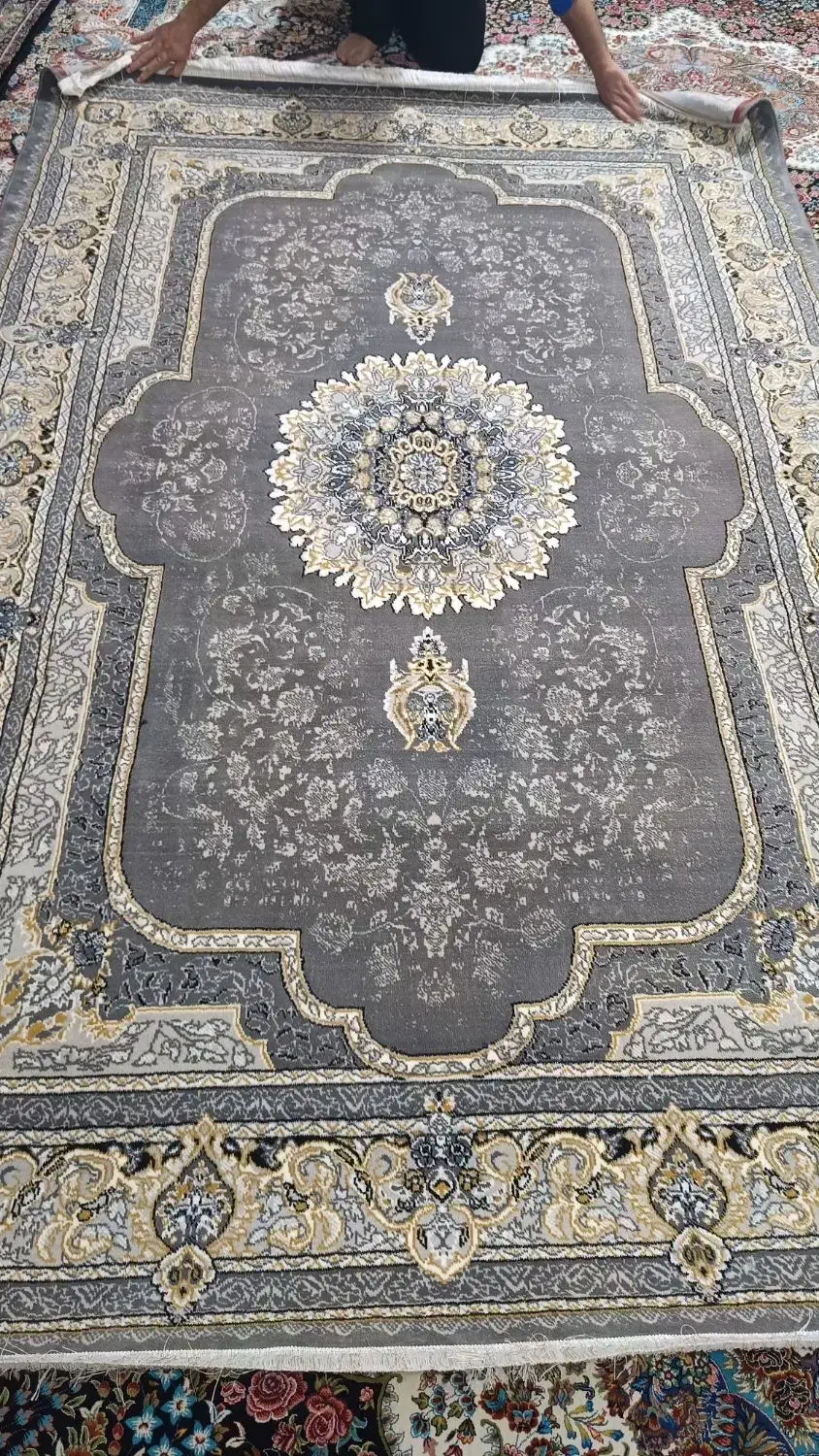 دو عدد فرش کاملا نو و دو عدد پشتی|فرش|قروه, |دیوار