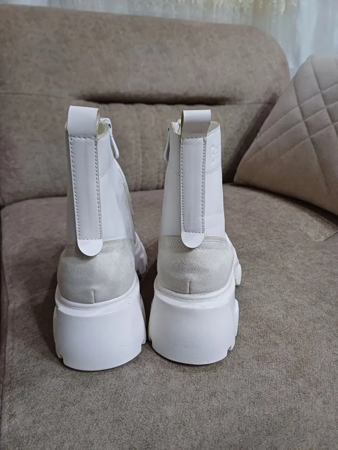 یه جفت کفش پوتین زنانه سایز ۳۷|کیف، کفش، کمربند|پاوه, |دیوار