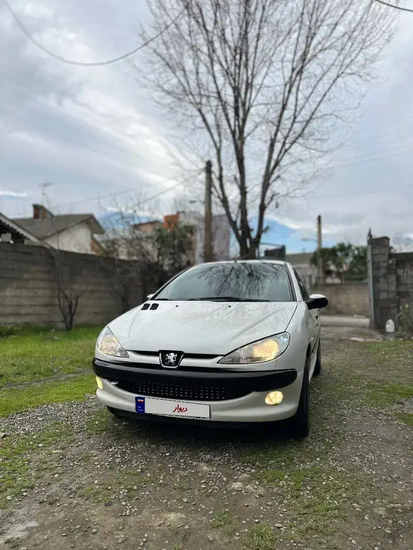 ۲۰۶ مدل ۸۸ کم کار و بیرنگ|خودرو سواری و وانت|شفت, |دیوار