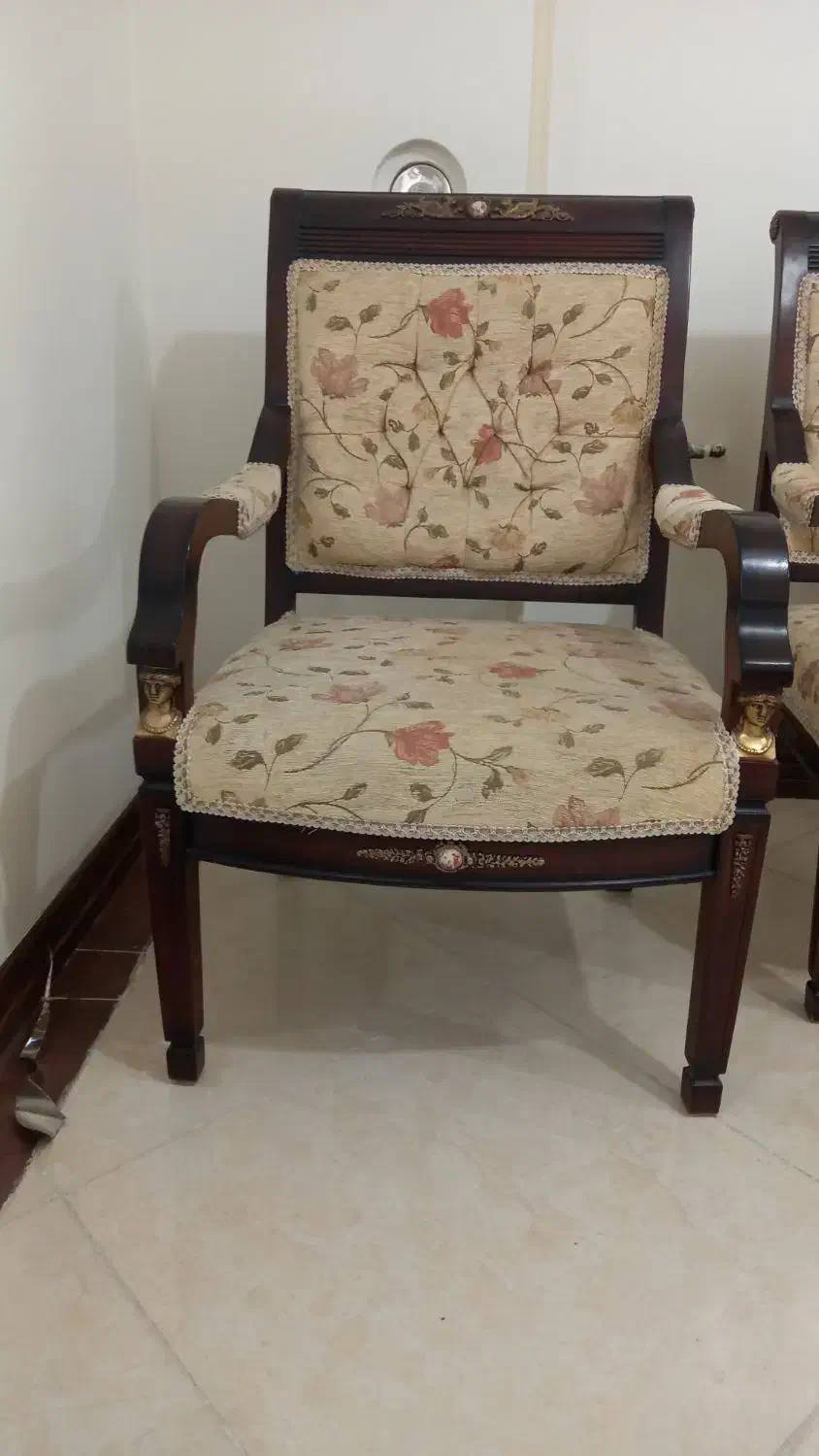 مبل استیل کتیبه ای|مبلمان خانگی و میز عسلی|شیراز, نصر|دیوار