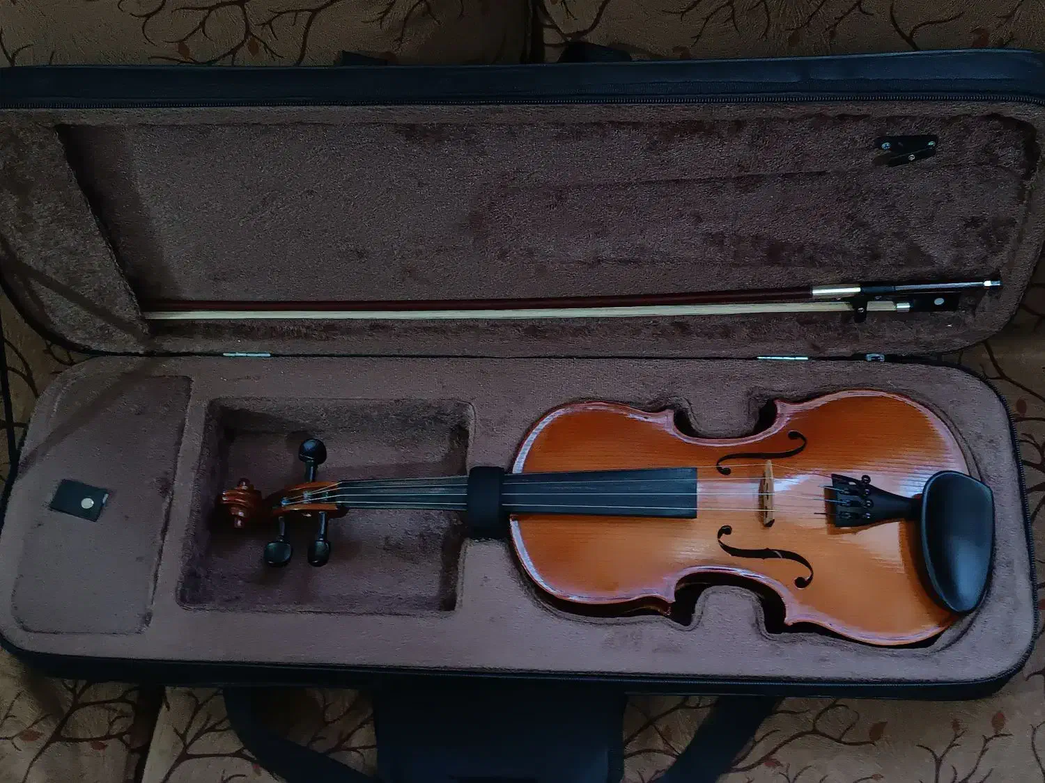 ویولن 4/4|ویولن|نیشابور, بنیاد شهید|دیوار