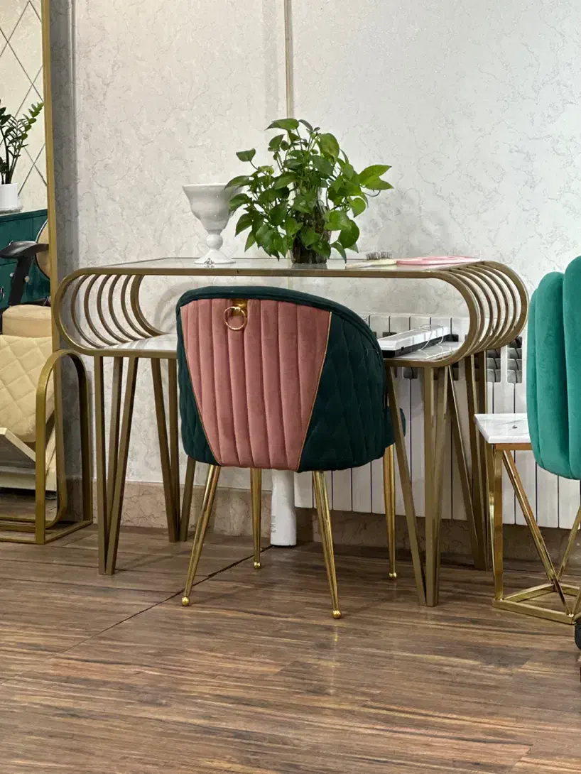 اجاره صندلی وتخت درسالن زیبایی|خدمات آرایشگری و زیبایی|اصفهان, سیچان|دیوار