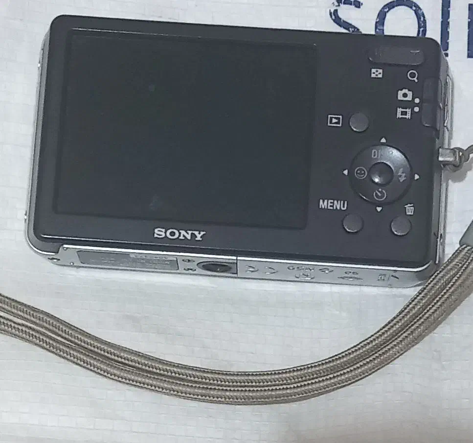 دوربین دیجیتال سونی در حد|دوربین عکاسی و فیلمبرداری|اندیشه, اندیشه فاز ۳|دیوار