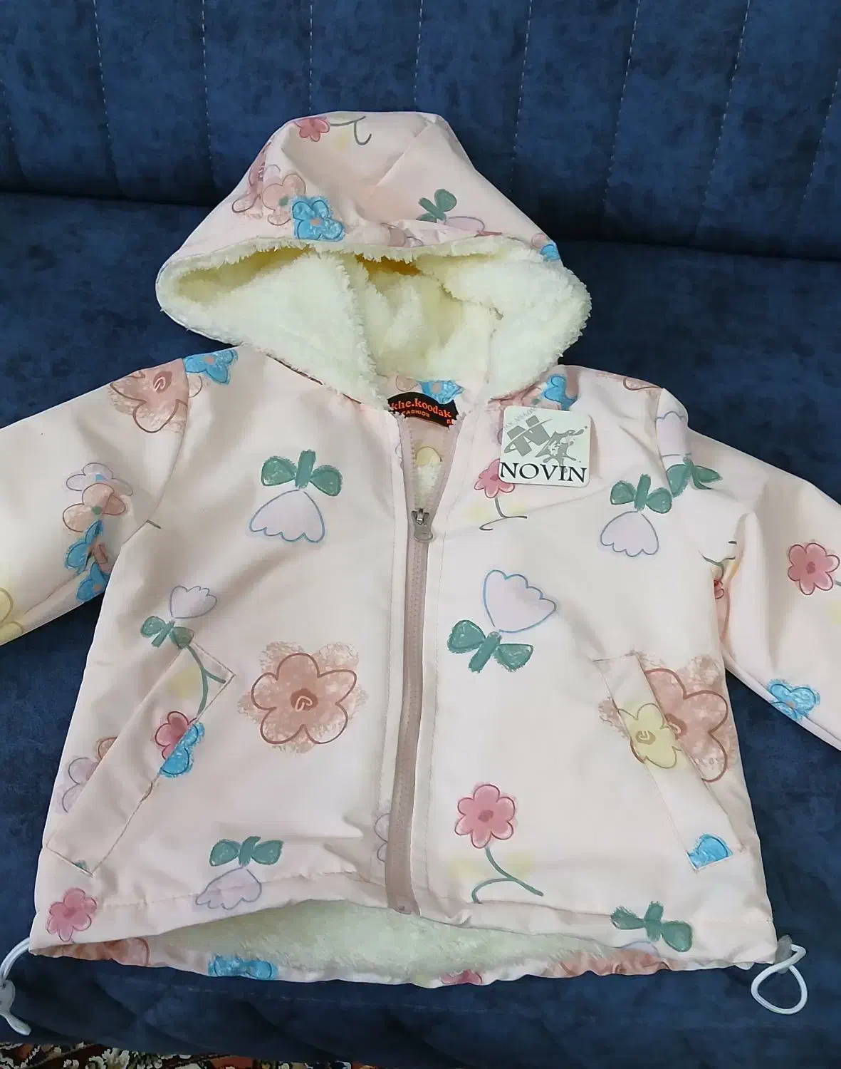 یک عددکاپشن مدیوم دخترانه نواصلا استفاده نشده|کفش و لباس بچه|شاهینشهر, فدک|دیوار