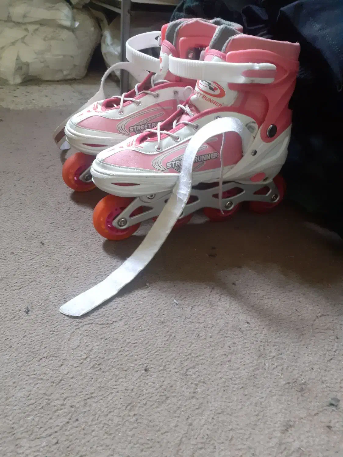 کفش اسکیت|دوچرخه، اسکیت، اسکوتر|ری, علایین|دیوار