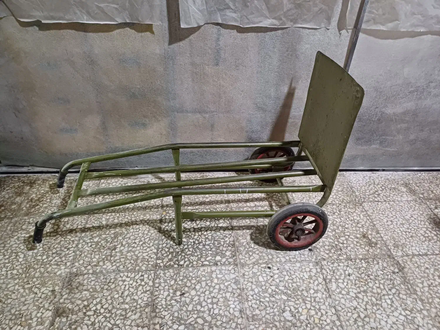 چرخ|ابزارآلات|جاجرود, |دیوار