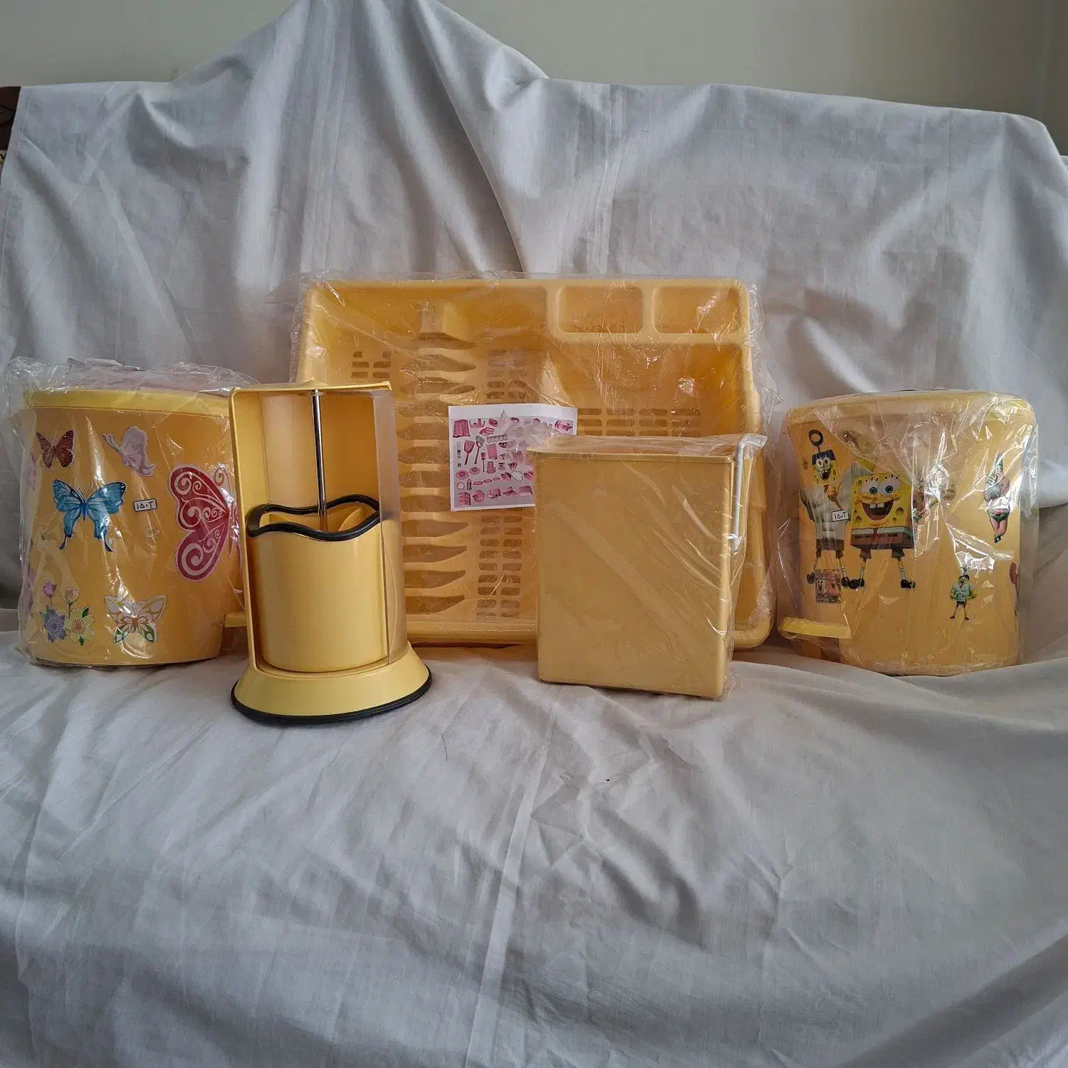 آبچکان و سطل پدالی ست|ظروف نگهدارنده، پلاستیکی، یکبارمصرف|اصفهان, جوزدان الیادران|دیوار