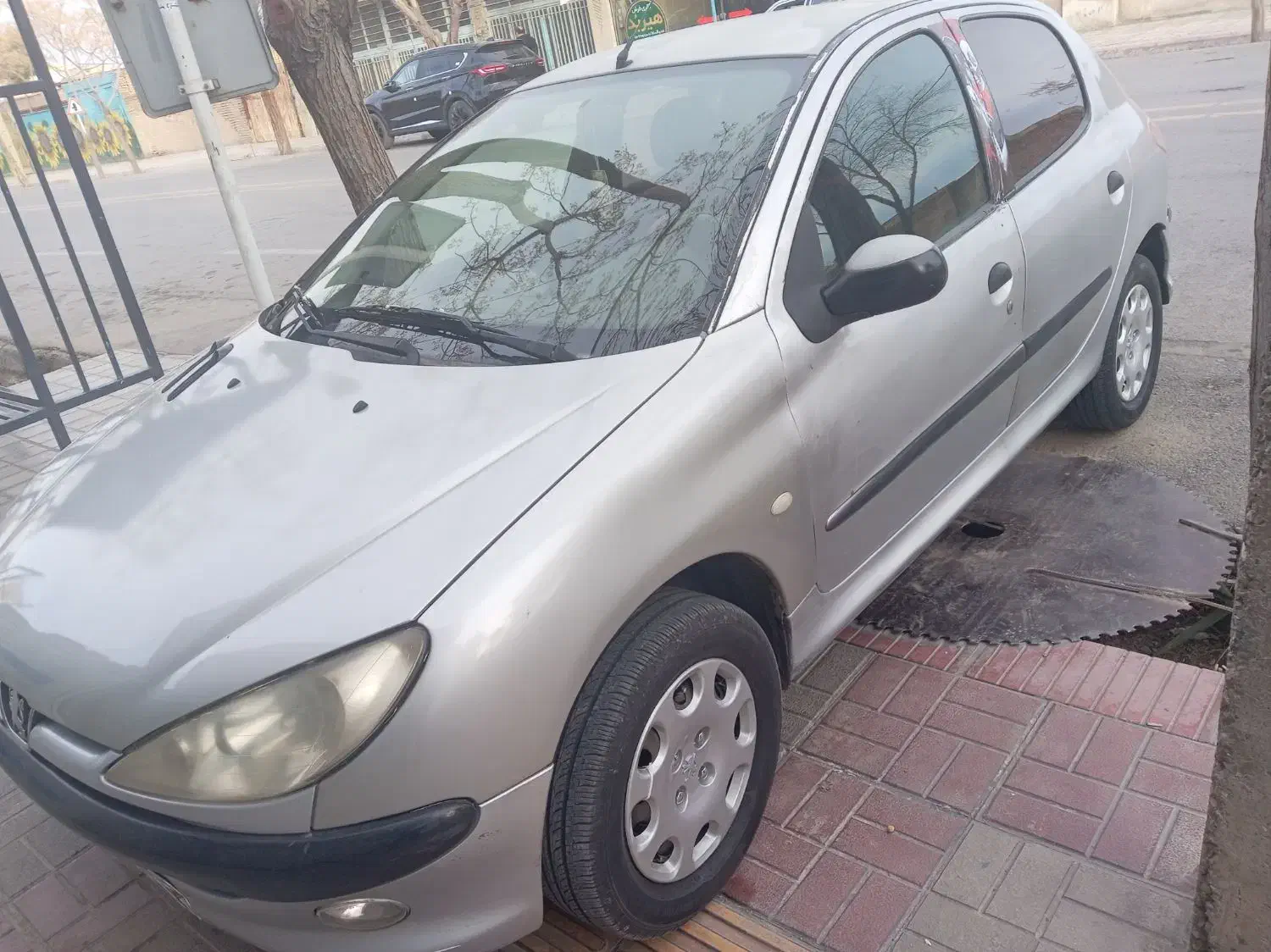 پژو 206 مدل ۸۲|خودرو سواری و وانت|خمینی‌شهر, |دیوار