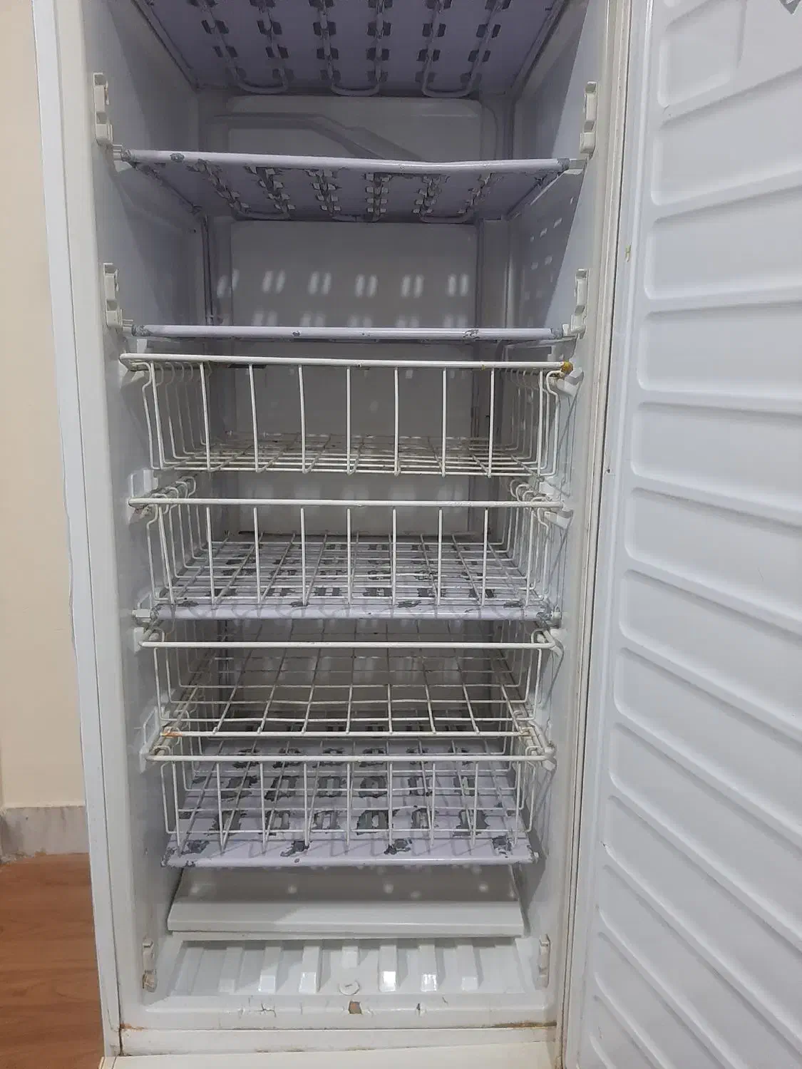 یخچلل فریزر|یخچال و فریزر|رشت, باهنر|دیوار