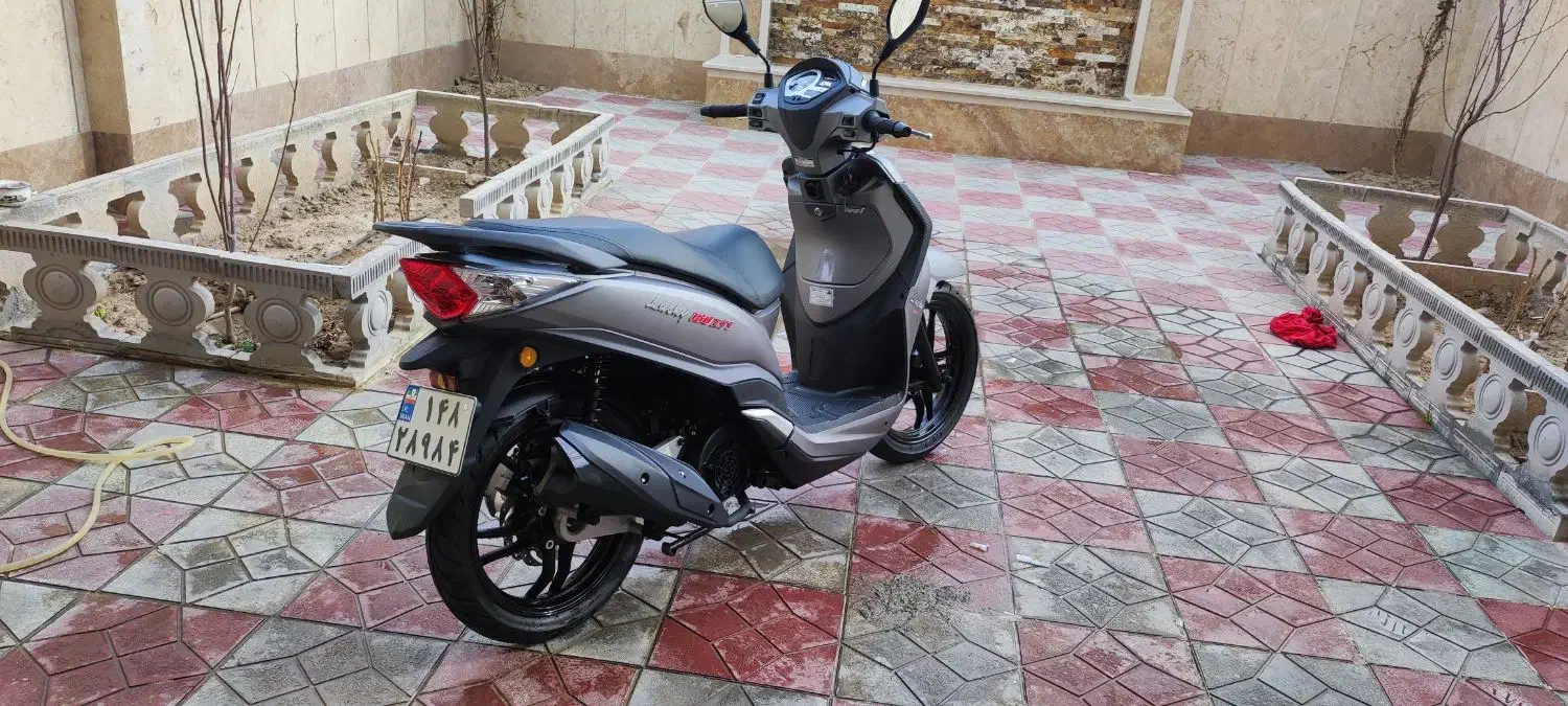 لاکی ۱۸۰ SYM|موتورسیکلت|اندیشه, اندیشه فاز ۴|دیوار