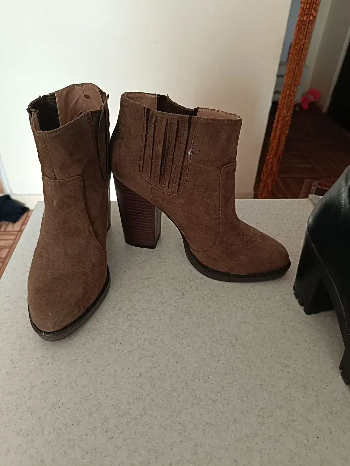 بوت کفش زنانه|کیف، کفش، کمربند|هشتگرد, شهرک گلها|دیوار