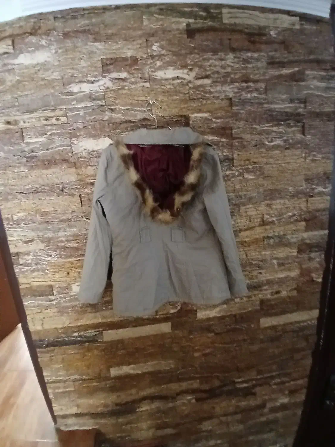 کاپشن|لباس|ساری, |دیوار