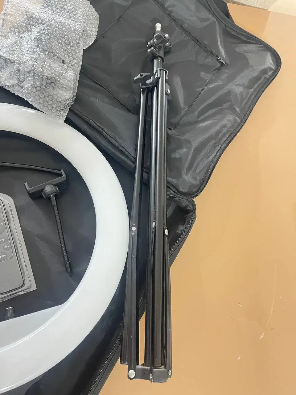 رینگ لایت|دوربین عکاسی و فیلمبرداری|فولادشهر, ورزشگاه فولادشهر|دیوار