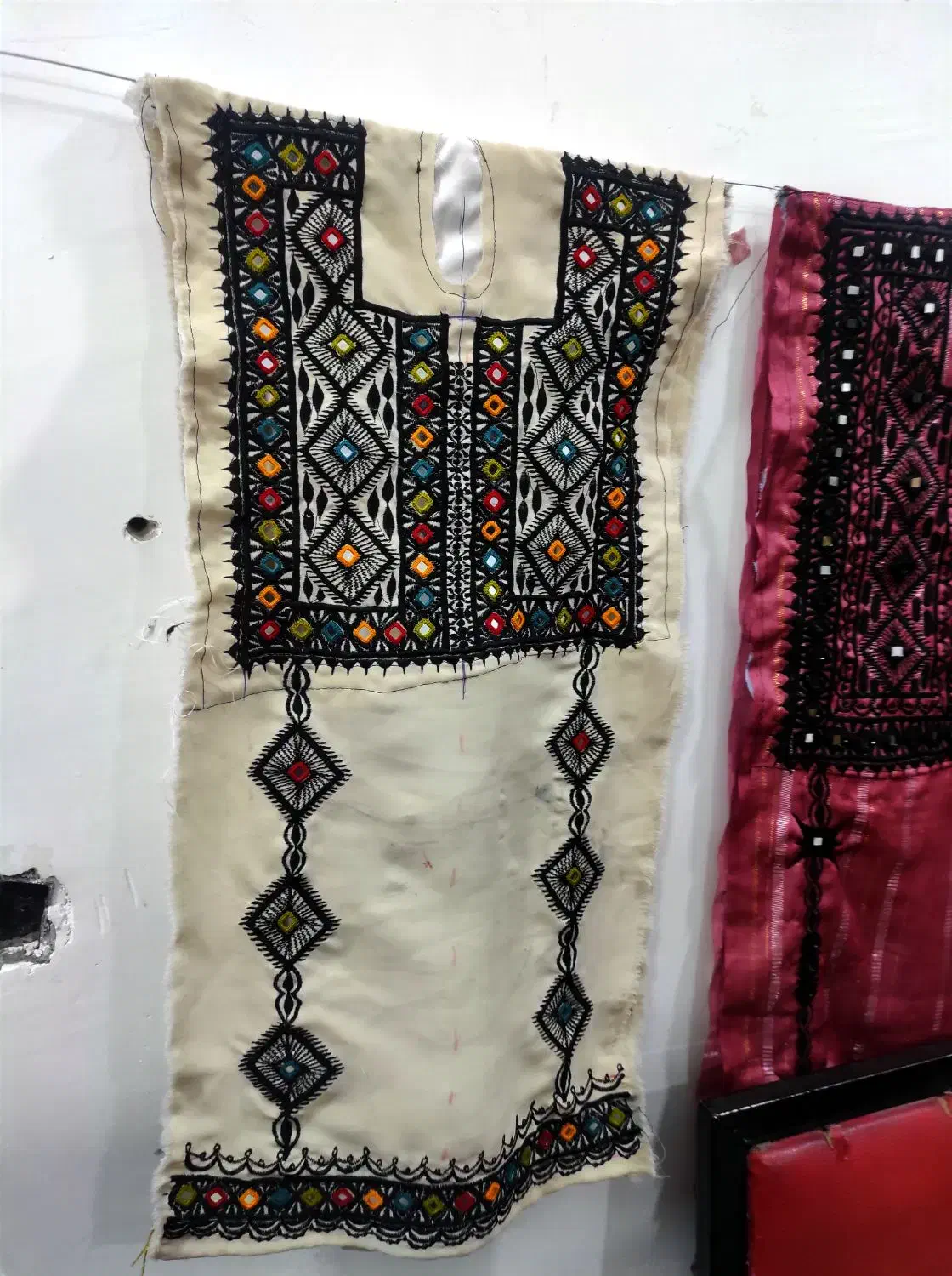 دوخت انواع لباس های گل دوزی فقط با 3ملیون|لباس|خاش, |دیوار