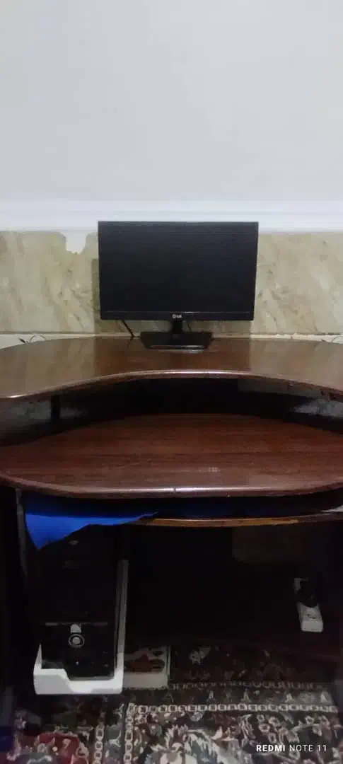 فروش میز کامپیوتر قهوه ای رنگ|میز تحریر و کامپیوتر|میناب, |دیوار