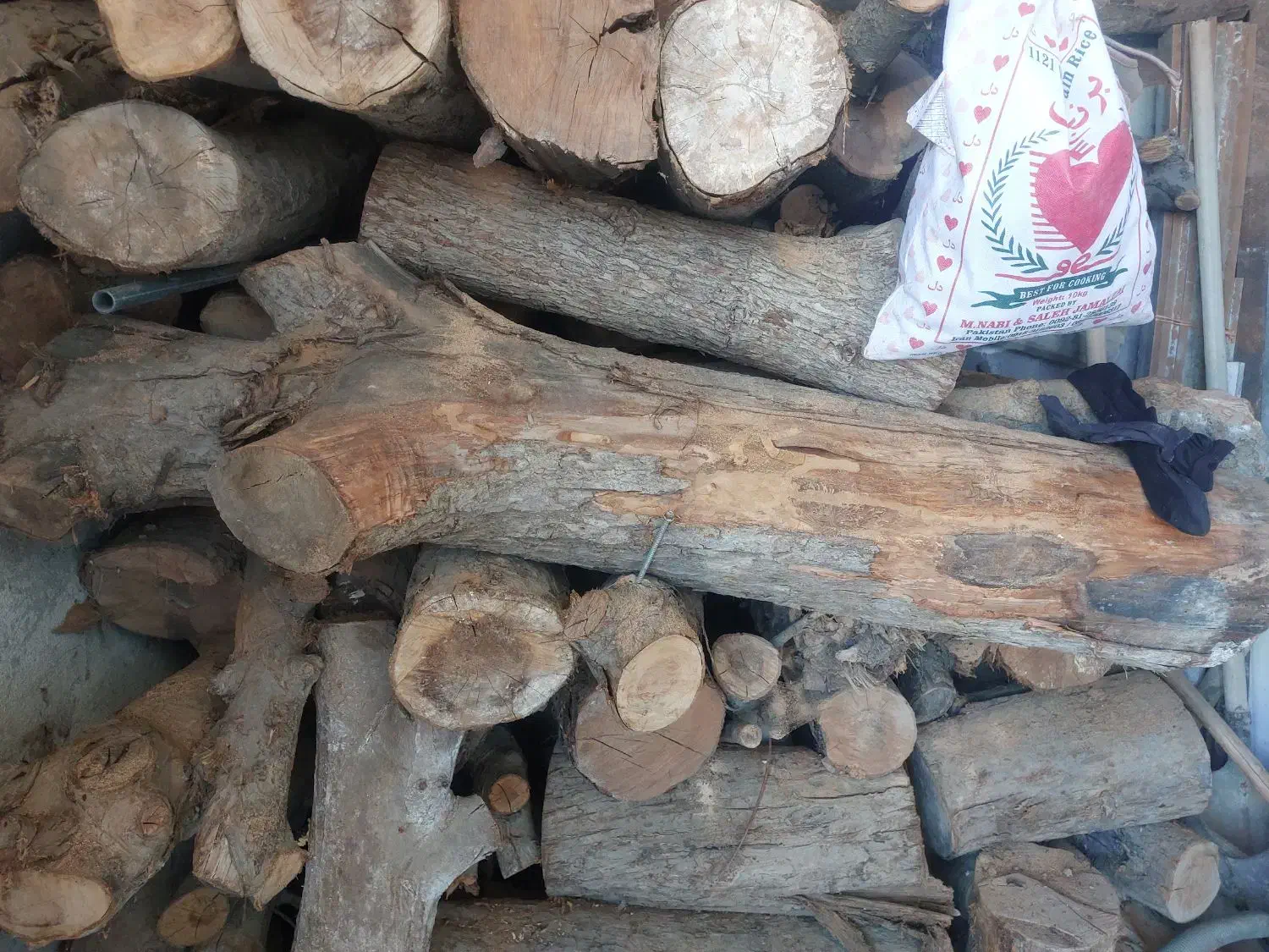 هیزم درخت سیب خشک خشک|مصالح و تجهیزات ساختمان|اهر, |دیوار