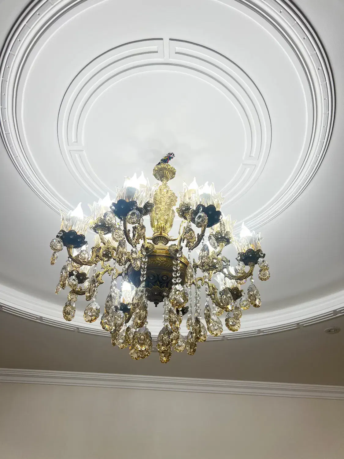 لوستر برنز در حد نو ۲عدد|لوستر و چراغ آویز|قدس, شهر‌قدس|دیوار