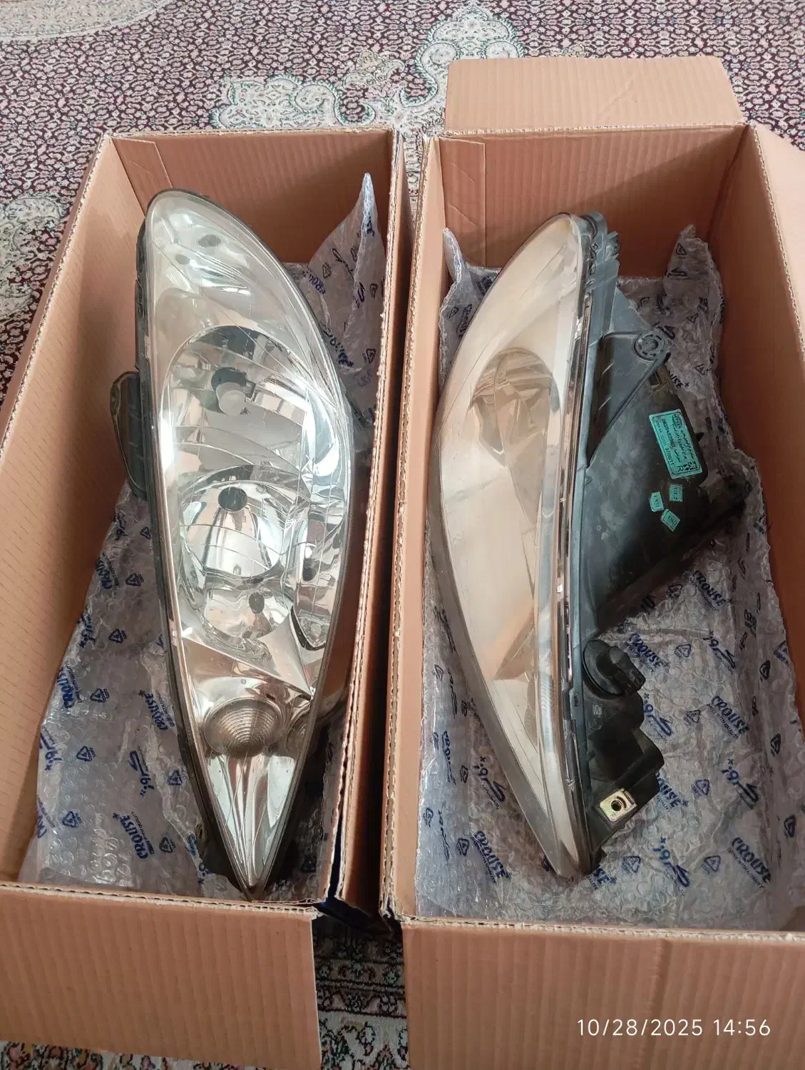 چراغ جلو ۲۰۶ فابریکی چب و راست کاملا سالم|قطعات یدکی و لوازم جانبی|شیراز, صاحب الزمان|دیوار