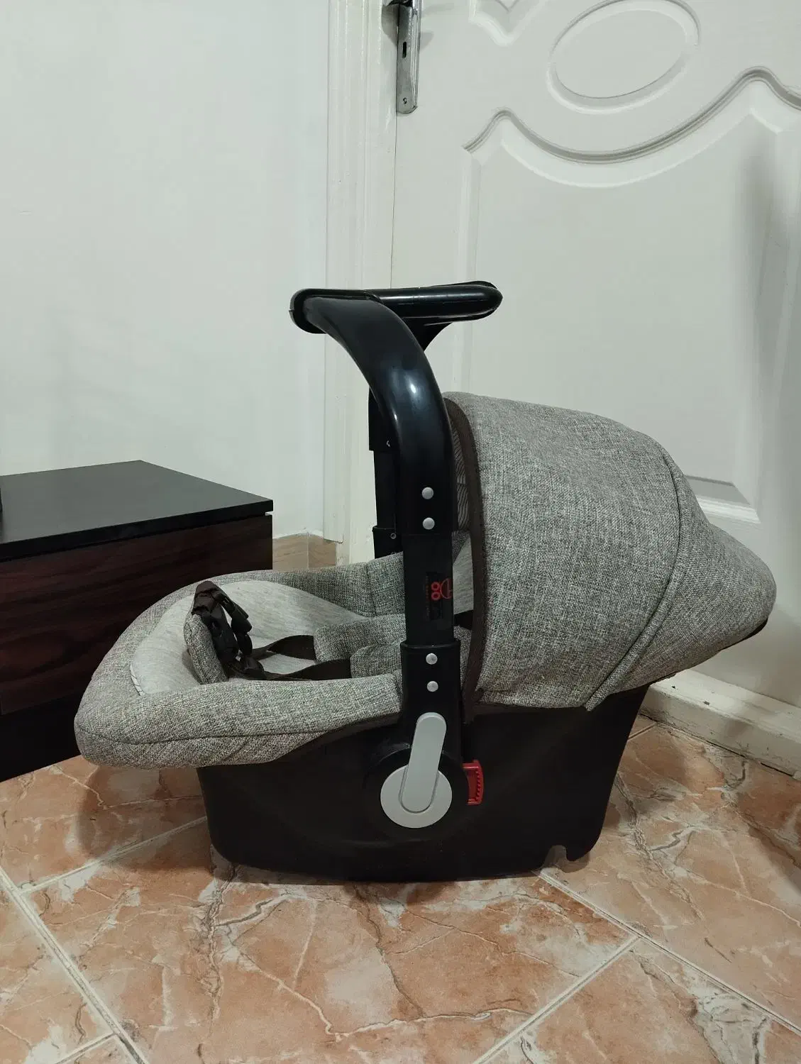 کریر درحد نوو|کالسکه و لوازم جانبی|بابل, |دیوار