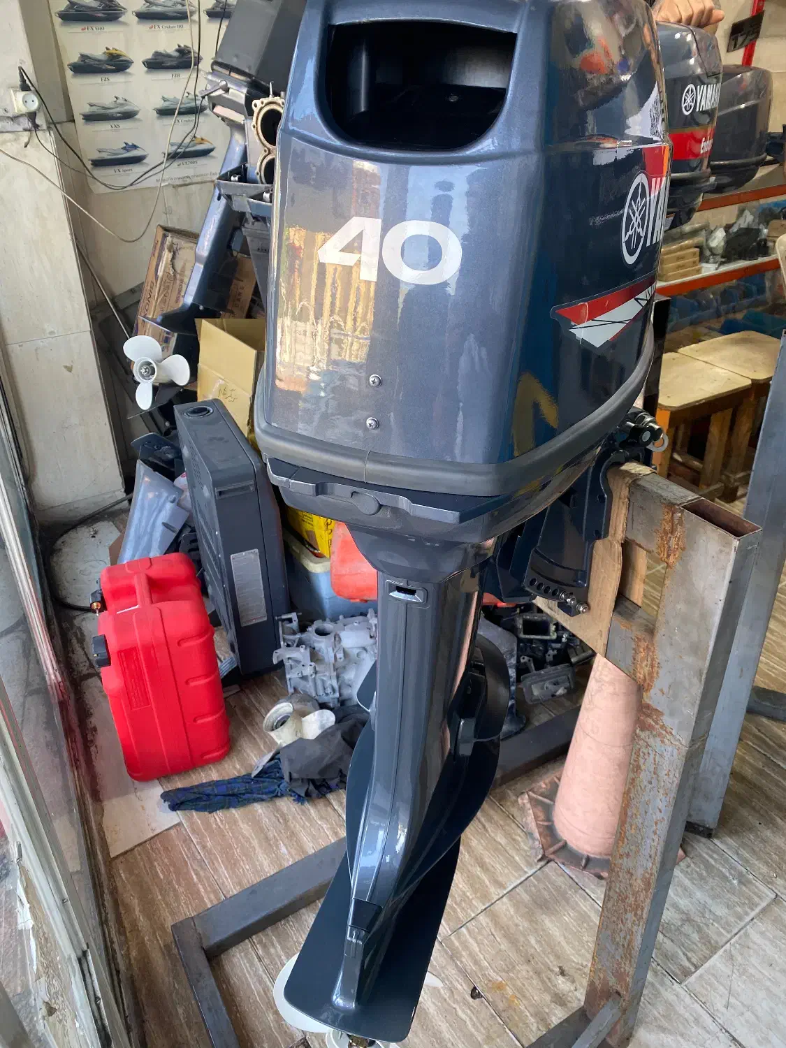 موتور ۴۰ صفر  استارتی داخل کارتون|قایق و سایر وسایل نقلیه|بندر انزلی, قلم گوده|دیوار
