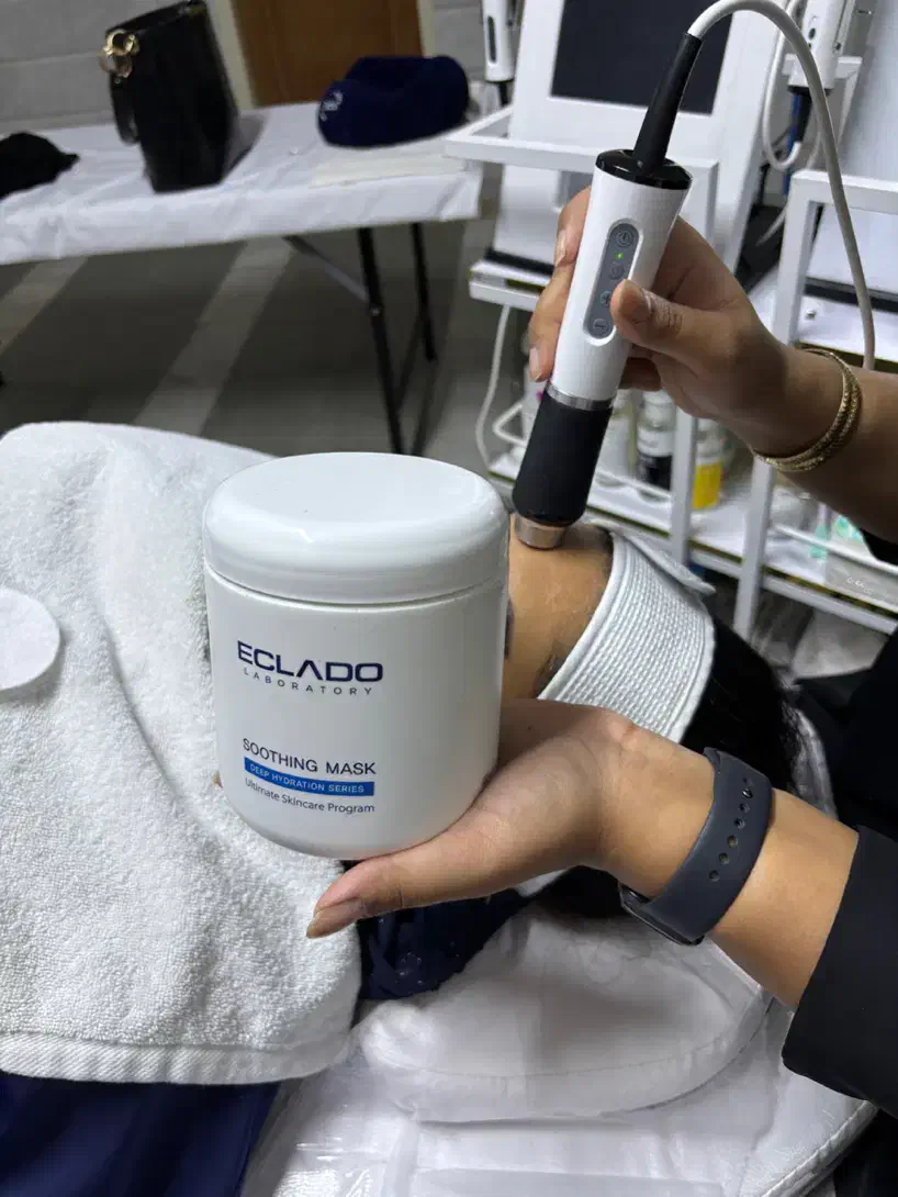 فیشال تخصصی در کلینیک پوست ومو زیرنظرپزشک|خدمات آرایشگری و زیبایی|زاهدان, |دیوار