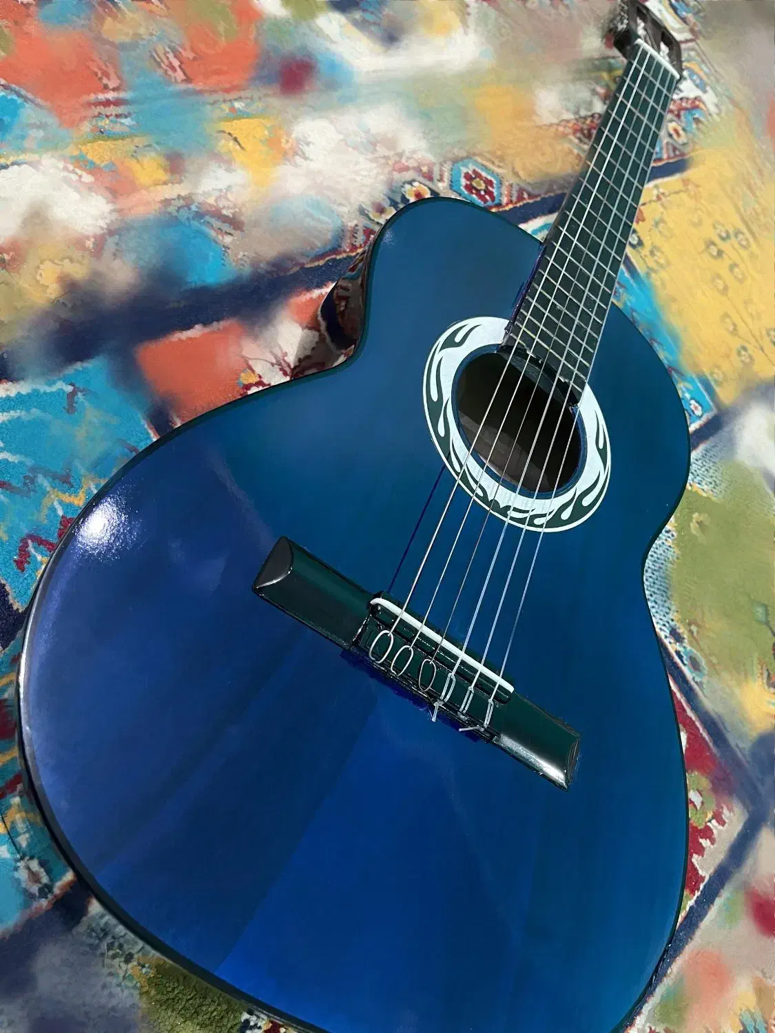 یک عددگیتار نونو به همراهکیف و 3عدد کتاب آموزشی|گیتار، بیس، امپلیفایر|اهواز, سخیریه|دیوار